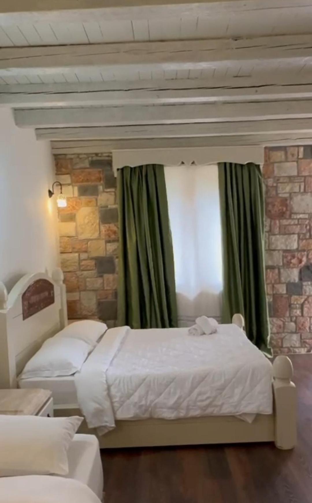 Hotel Sarajet E Pashait 1 Dhërmi Esterno foto