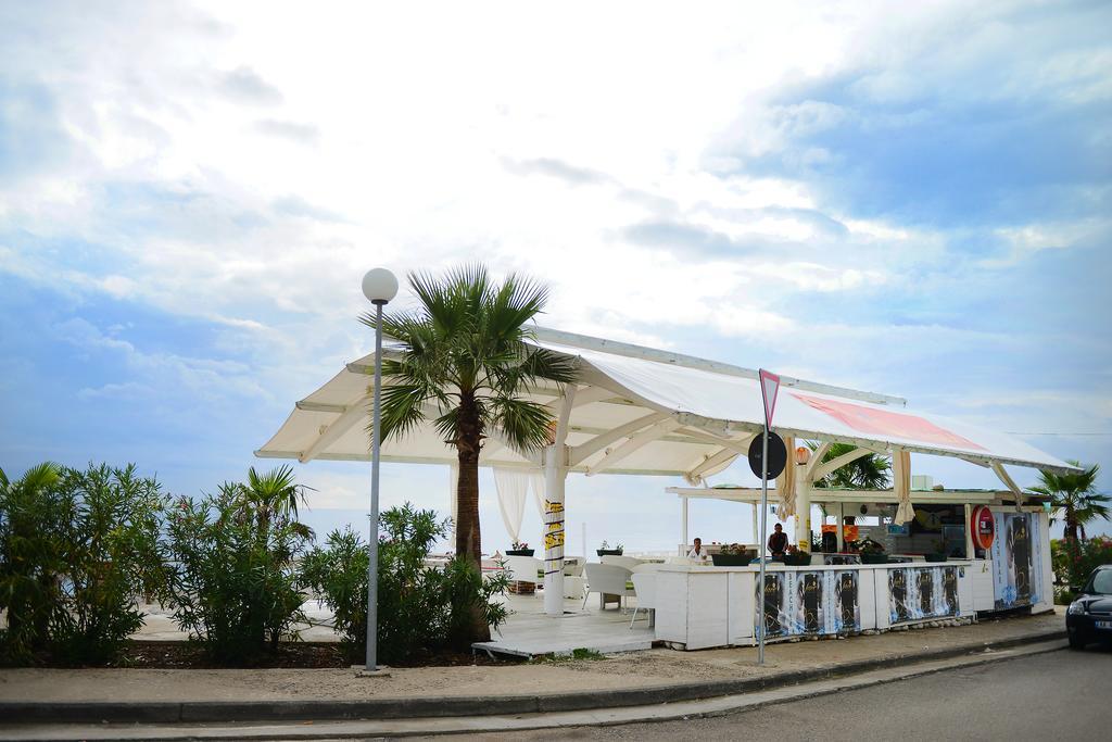 Hotel Sarajet E Pashait 1 Dhërmi Esterno foto