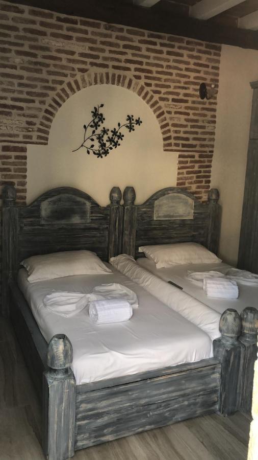 Hotel Sarajet E Pashait 1 Dhërmi Esterno foto